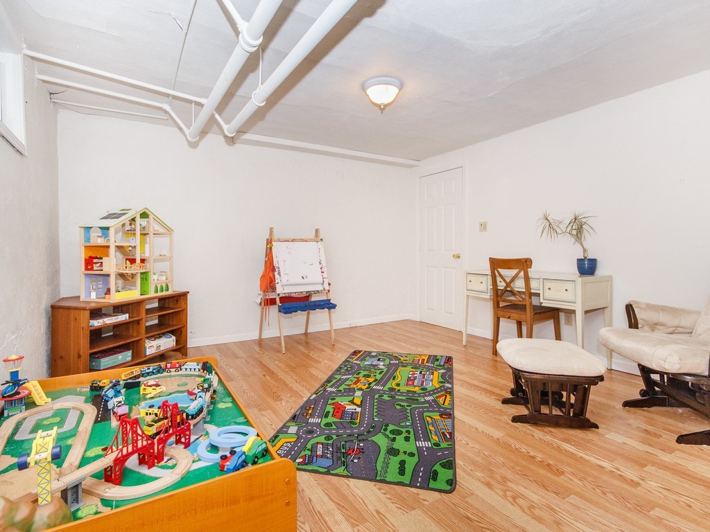 819 West Roxbury Parkway Brookline, MA 02467 - Photo 27 of 28 Gallery Image 27