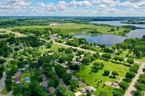 $180,000 | 108 31st Street Northwest, Willmar, MN 56201