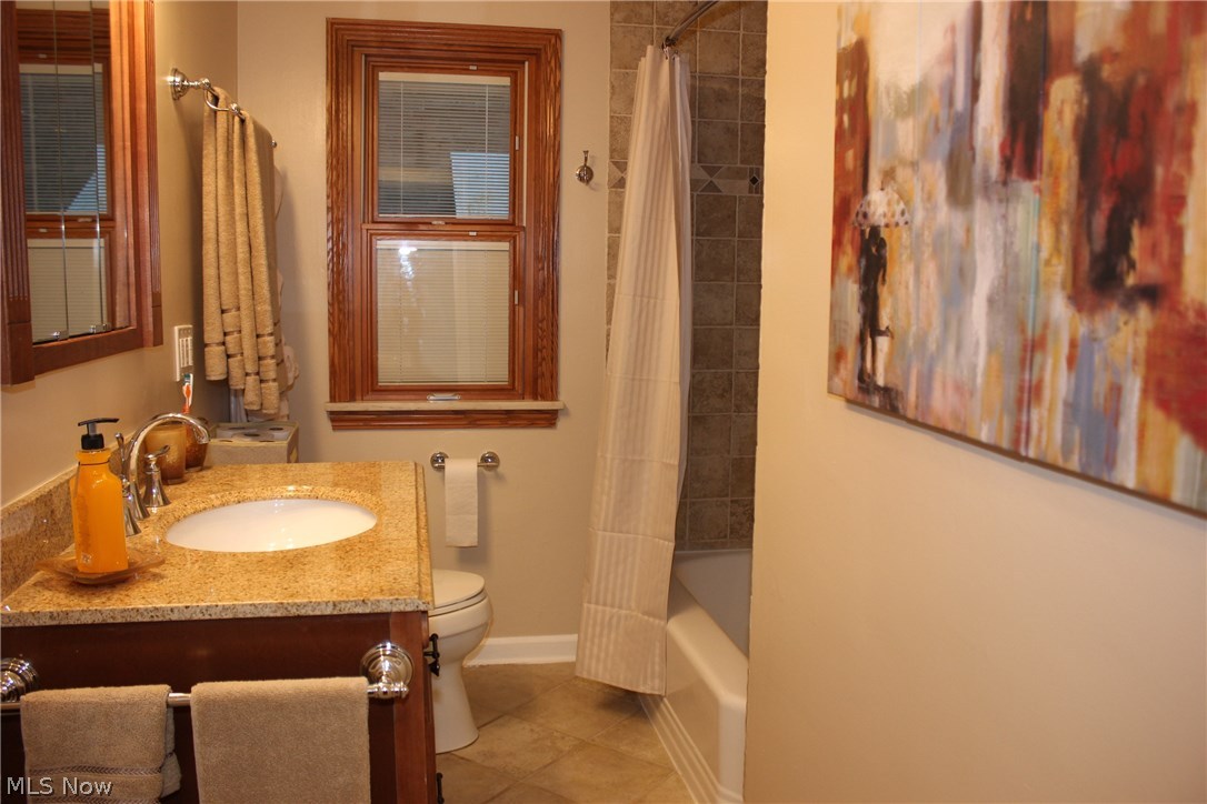 2536 Ashurst Road University Heights, OH 44118 - Photo 13 of 22