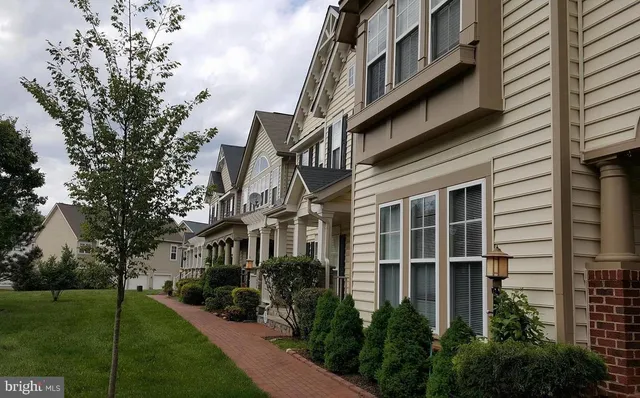 $805,000 | 9163 Stone Garden, Lorton, VA 22079