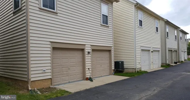 $805,000 | 9163 Stone Garden, Lorton, VA 22079