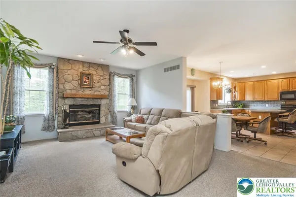 $799,900 | 1422 Morningside Road, Orefield, PA 18069