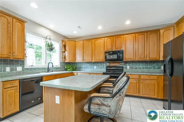 $799,900 | 1422 Morningside Road, Orefield, PA 18069