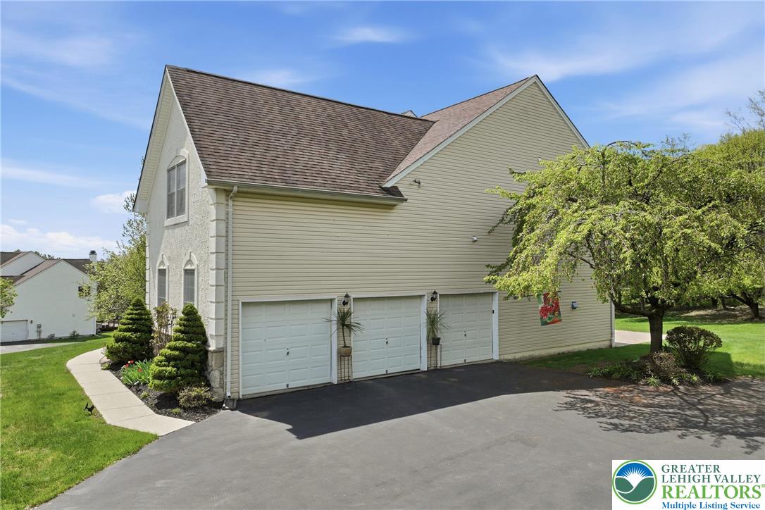 1422 Morningside Road Orefield, PA 18069 - Photo 3 of 37