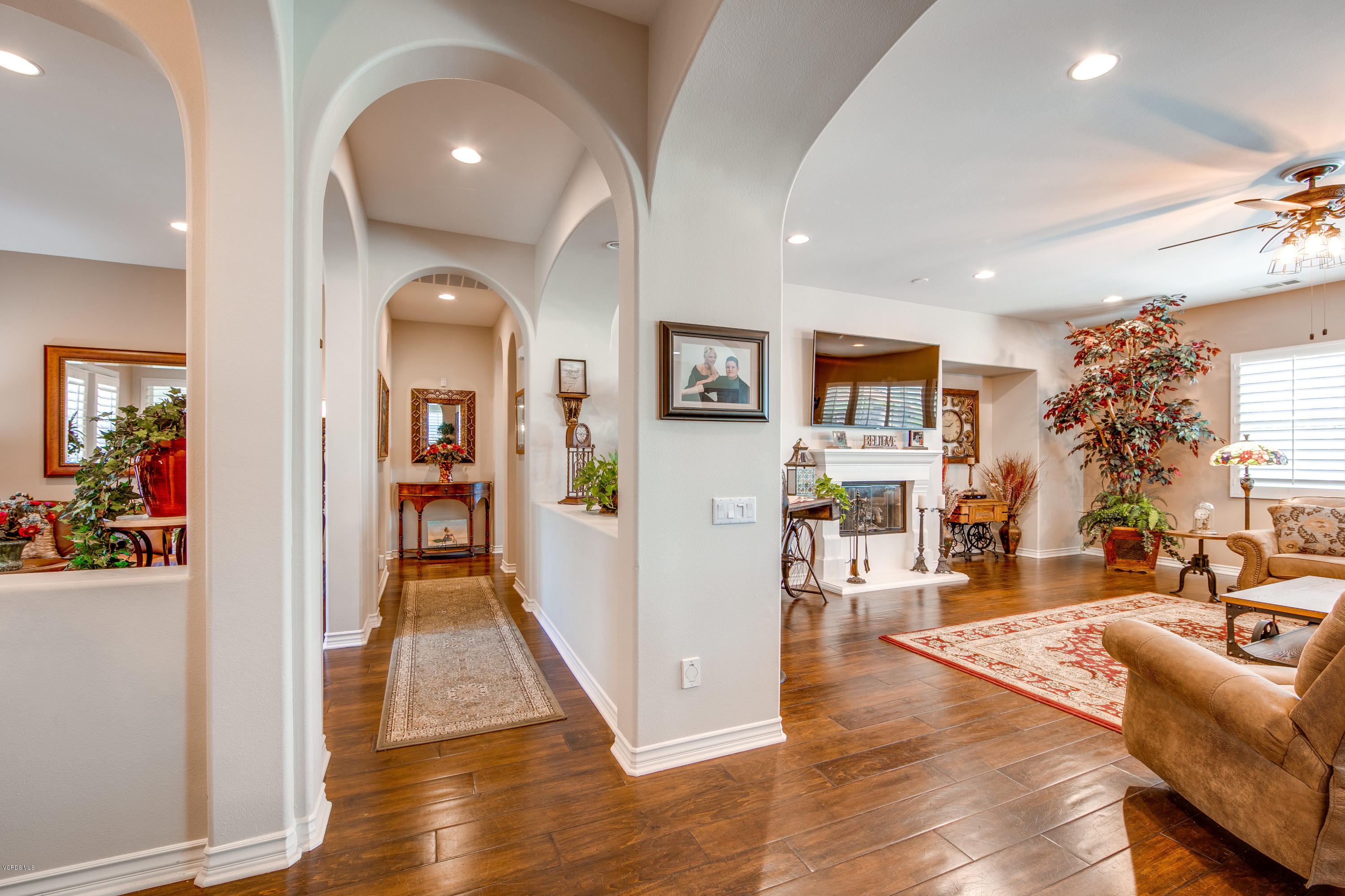 805 Hemlock Ridge Court Simi Valley, CA 93065 - Photo 6 of 30 805 Hemlock Ridge Ct Simi-print-014-013-