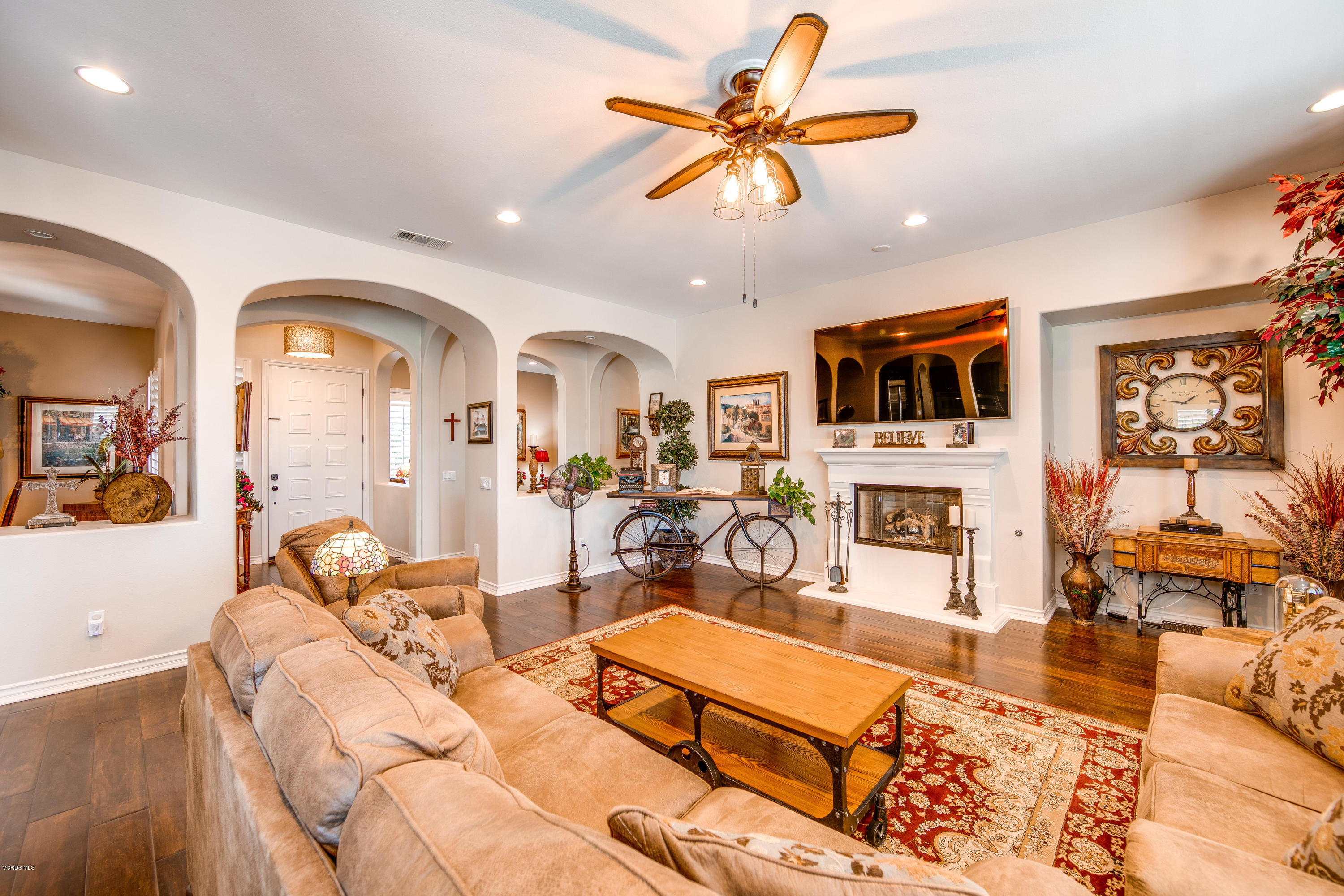 805 Hemlock Ridge Court Simi Valley, CA 93065 - Photo 7 of 30 805 Hemlock Ridge Ct Simi-print-016-014-