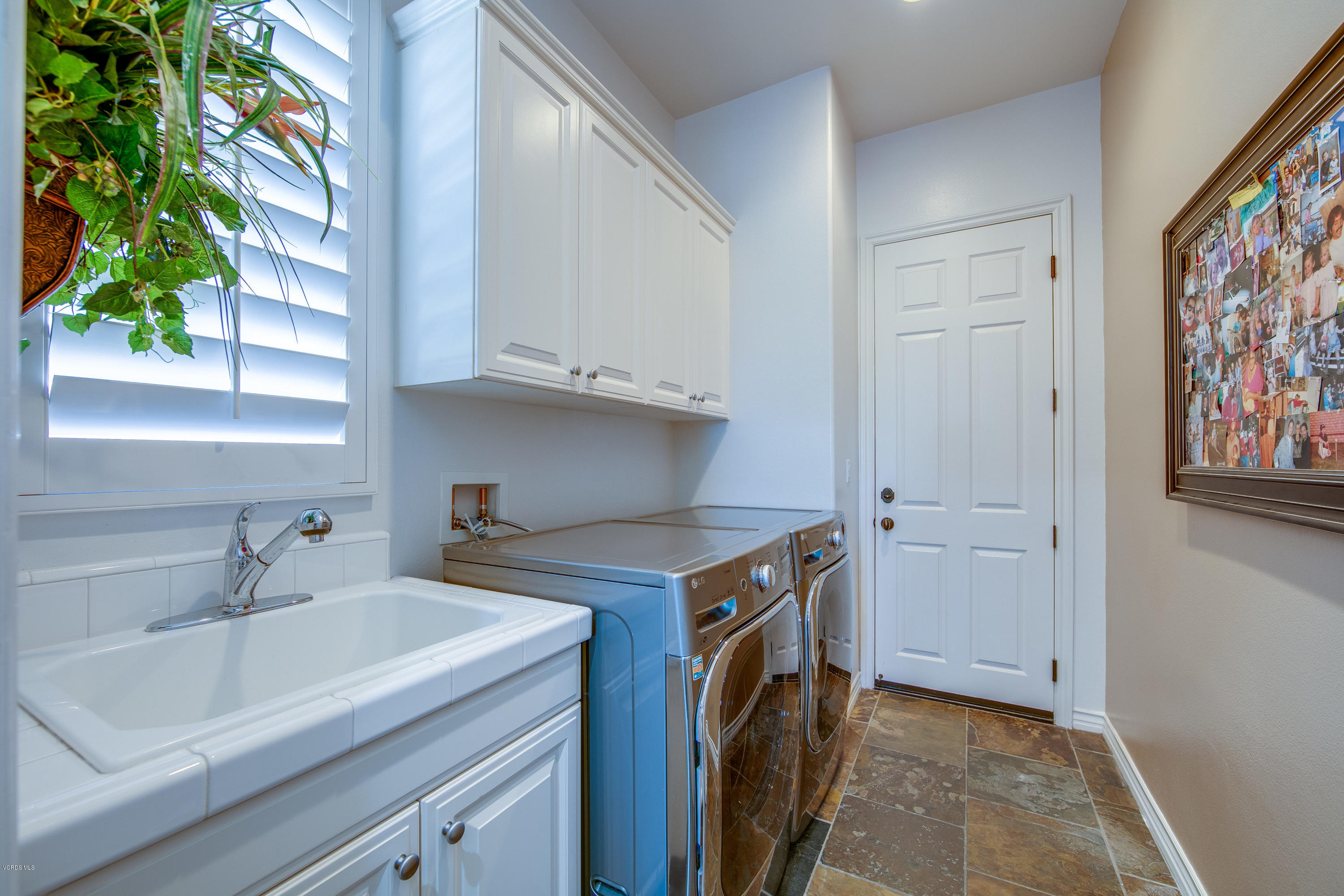 805 Hemlock Ridge Court Simi Valley, CA 93065 - Photo 9 of 30 805 Hemlock Ridge Ct Simi-print-020-015-