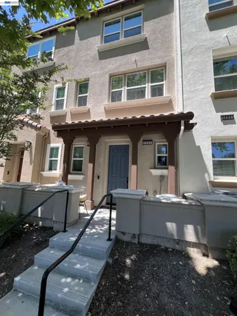 $1,200,000 | 1233 Merry Loop, Milpitas, CA 95035