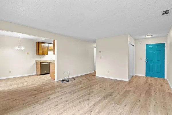 $184,900 | 495 Cherry Lane, Unit B, Manteca, CA 95337