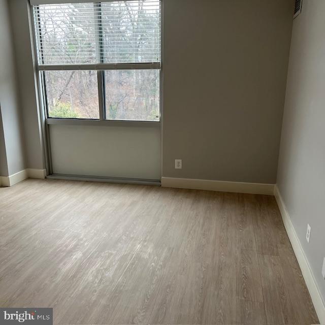 5101 River Road, Unit 618 Bethesda, MD 20816 - Photo 15 of 34 SECOND BEDROOM
