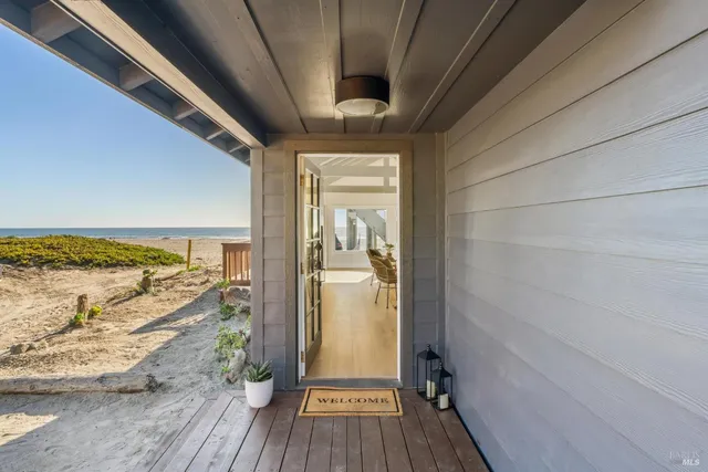a view of a walk in closet