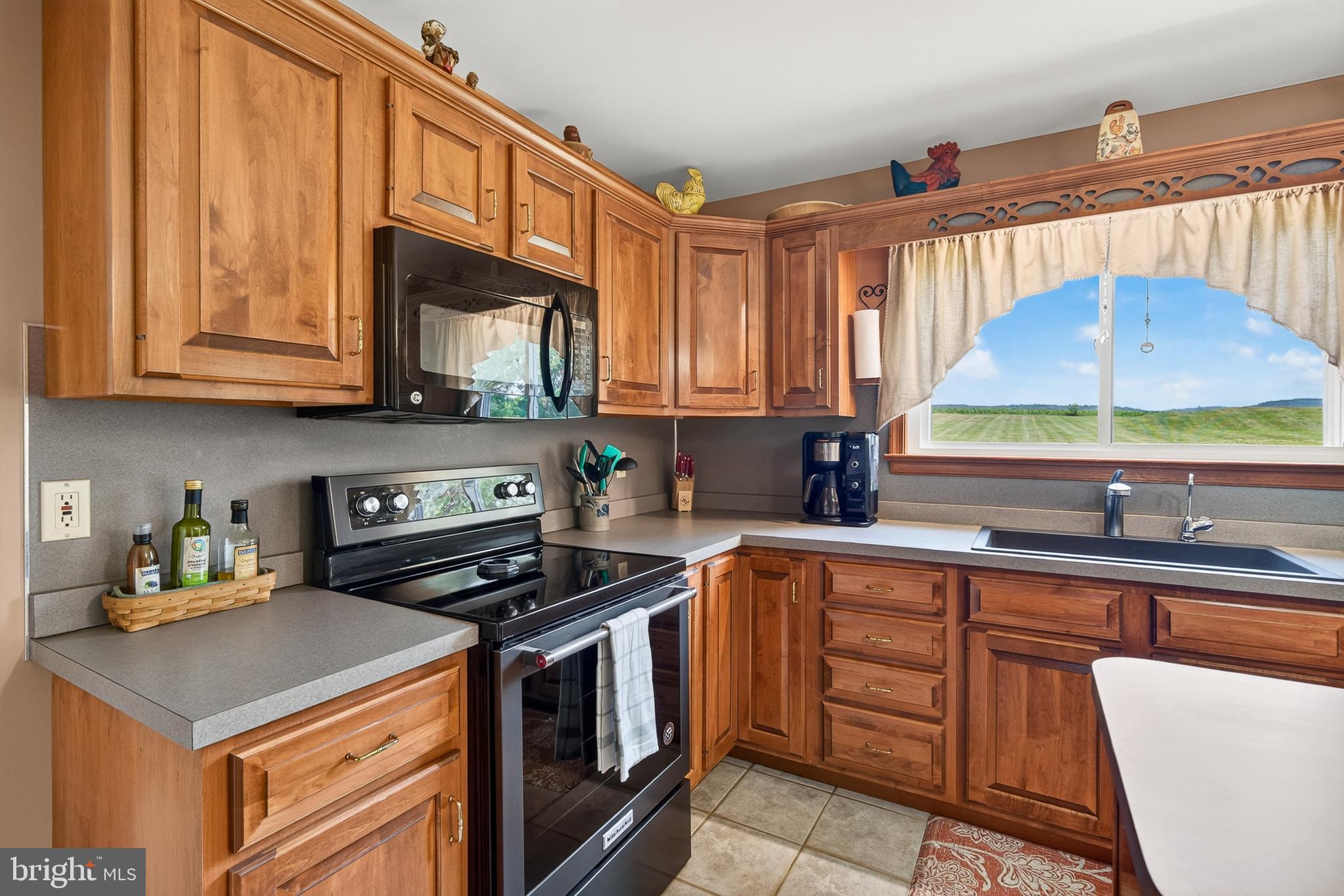 534 Bertolet Mill Road Oley, PA 19547 - Photo 17 of 52 Kitchen