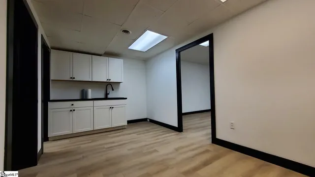 $2,295 | 604 University Ridge, Greenville, SC 29601