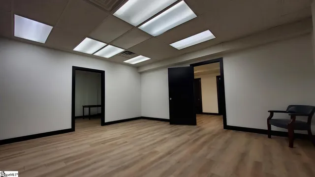 $2,295 | 604 University Ridge, Greenville, SC 29601