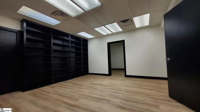 $2,295 | 604 University Ridge, Greenville, SC 29601