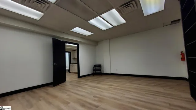 $2,295 | 604 University Ridge, Greenville, SC 29601