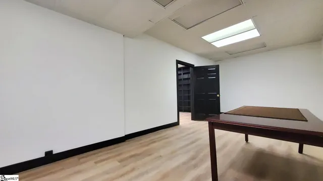 $2,295 | 604 University Ridge, Greenville, SC 29601