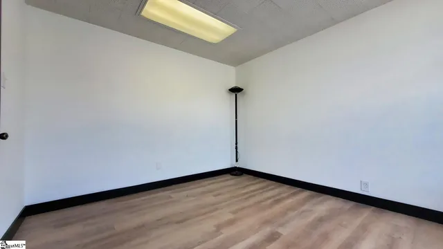 $2,295 | 604 University Ridge, Greenville, SC 29601