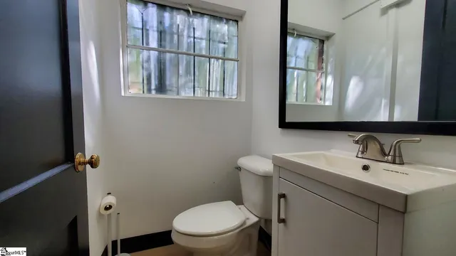 $2,295 | 604 University Ridge, Greenville, SC 29601