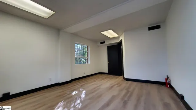 $2,295 | 604 University Ridge, Greenville, SC 29601