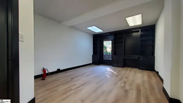 $2,295 | 604 University Ridge, Greenville, SC 29601