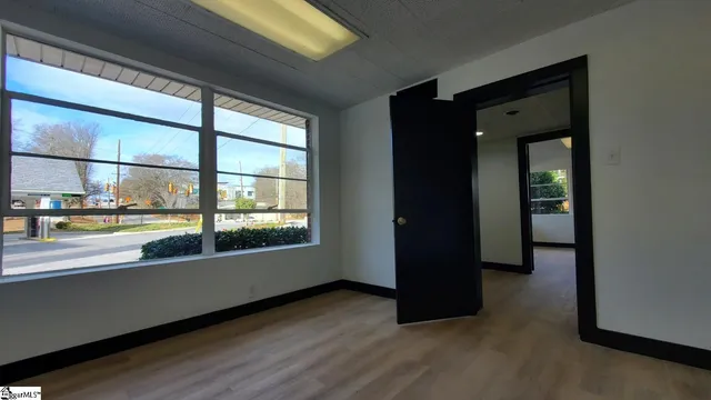 $2,295 | 604 University Ridge, Greenville, SC 29601