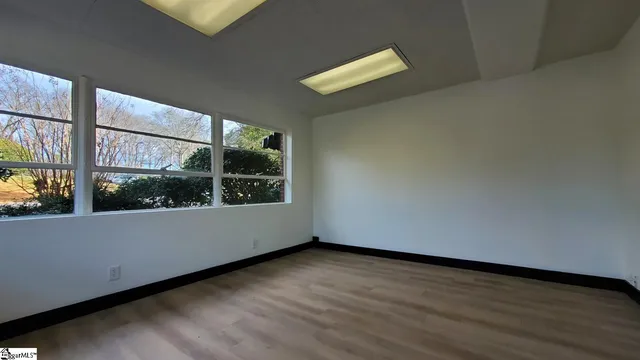 $2,295 | 604 University Ridge, Greenville, SC 29601