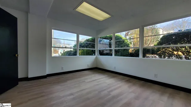 $2,295 | 604 University Ridge, Greenville, SC 29601