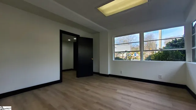 $2,295 | 604 University Ridge, Greenville, SC 29601