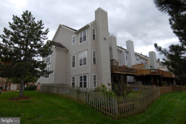 44106 Rising Sun Terrace Ashburn, VA 20147 - Photo 20 of 30 Exterior (Rear)