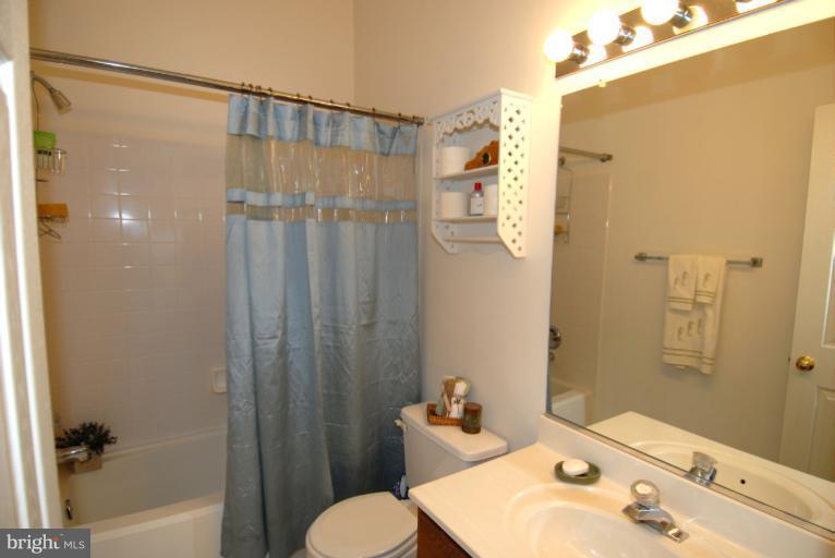 44106 Rising Sun Terrace Ashburn, VA 20147 - Photo 27 of 30 Bath 2