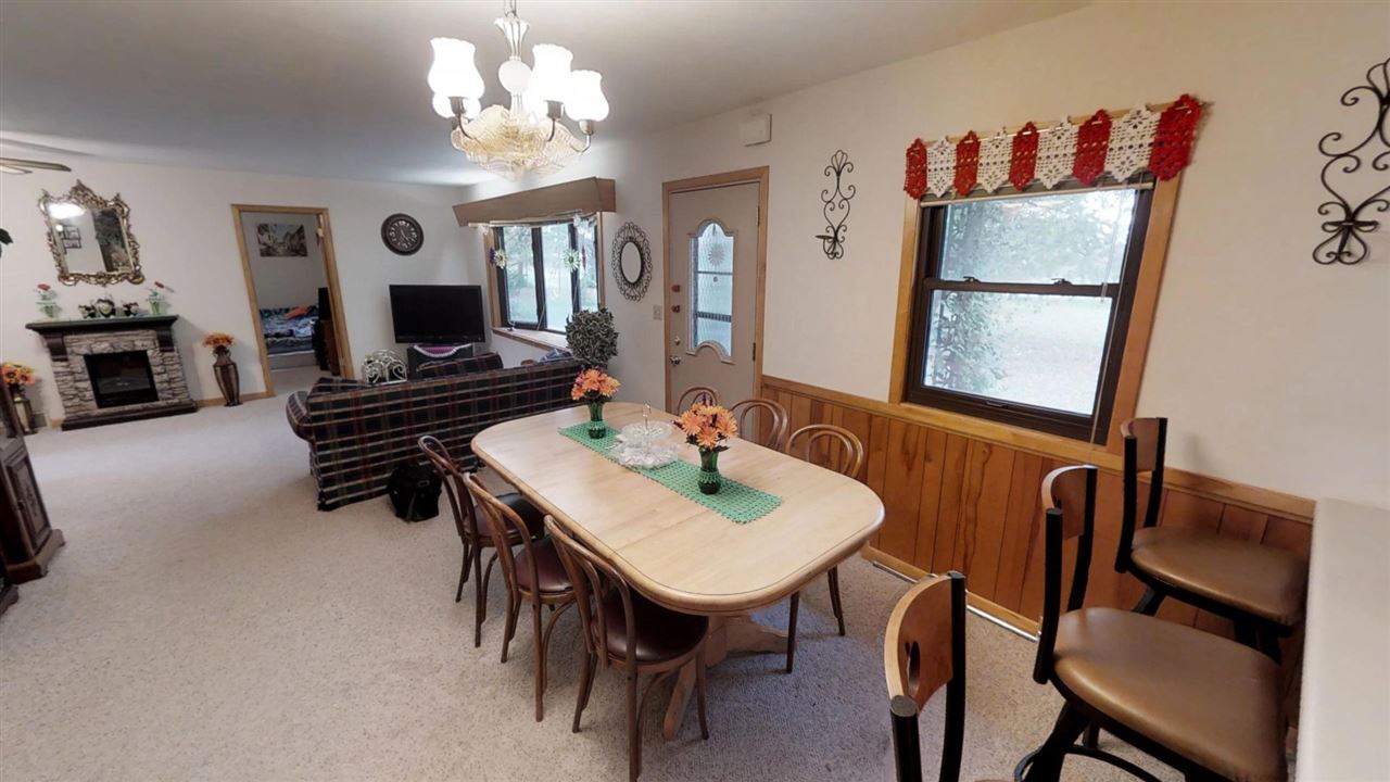 2649 Newport Road Northeast Solon, IA 52333 - Photo 5 of 50 Gallery Image 5