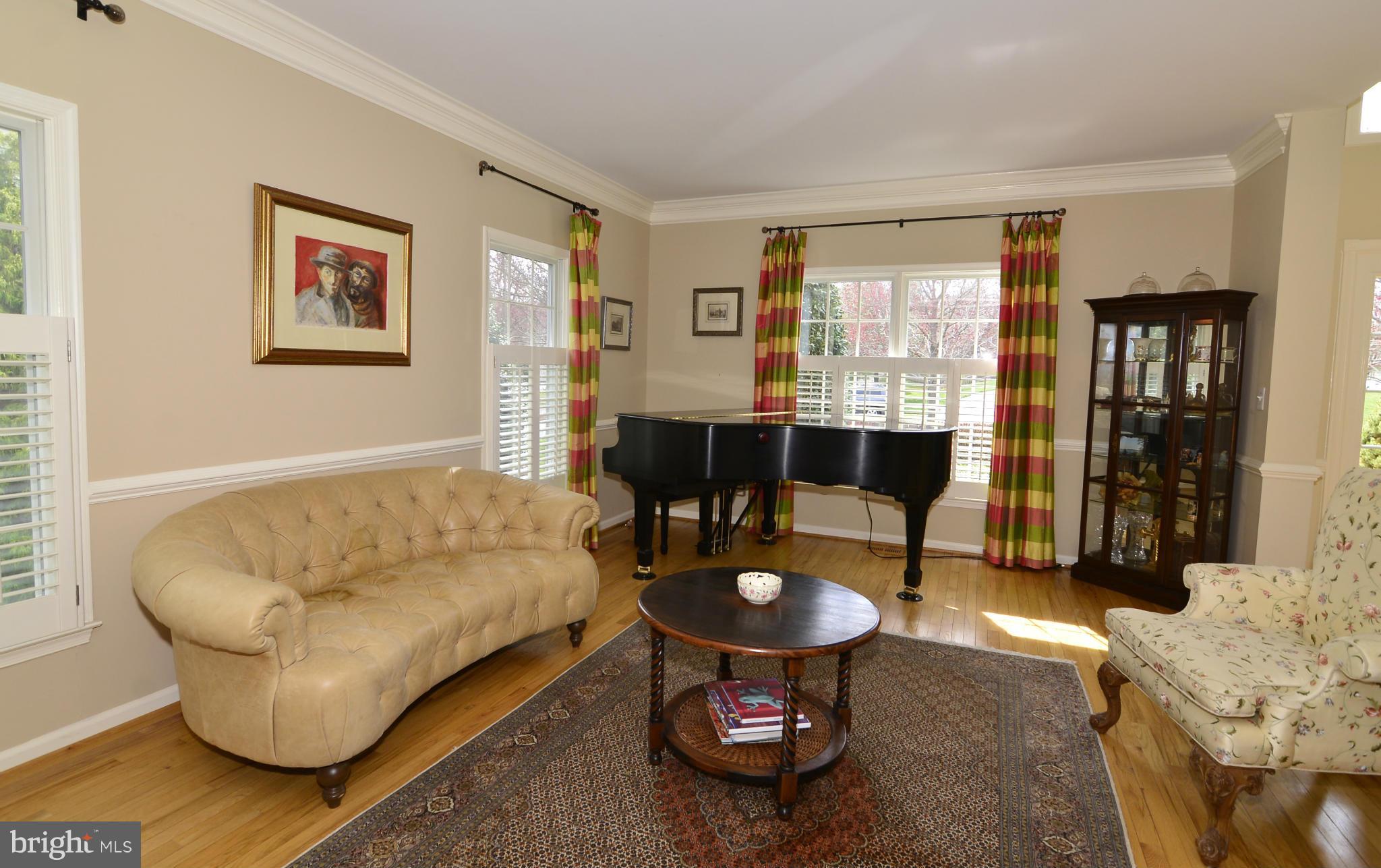 1313 Dasher Lane Reston, VA 20190 - Photo 11 of 28 Living Room