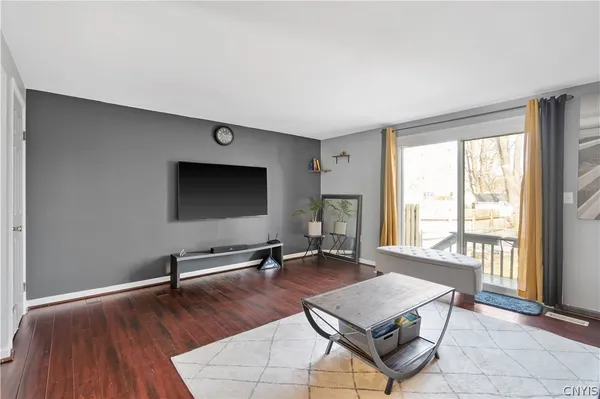 $197,500 | 122 Softwind Circle, Van Buren, NY 13027