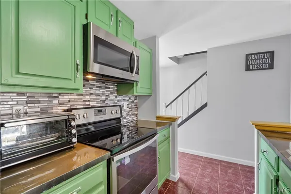 $197,500 | 122 Softwind Circle, Van Buren, NY 13027