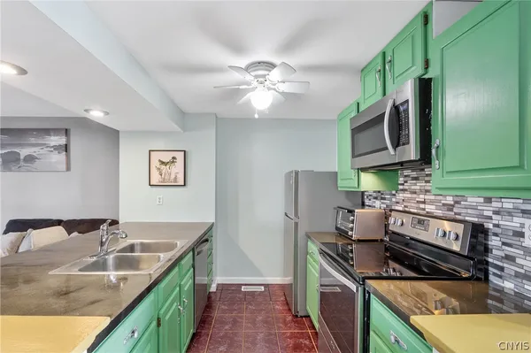 $197,500 | 122 Softwind Circle, Van Buren, NY 13027