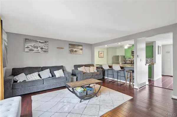 $197,500 | 122 Softwind Circle, Van Buren, NY 13027