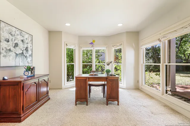 $800,000 | 985 Allen Avenue, New Braunfels, TX 78130