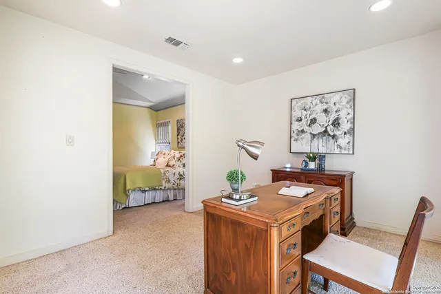 $800,000 | 985 Allen Avenue, New Braunfels, TX 78130