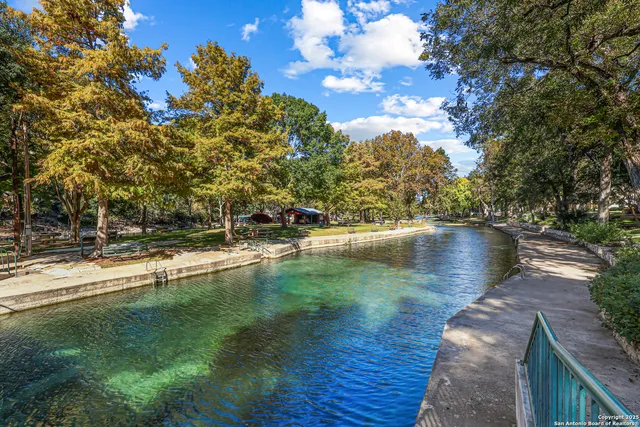 $800,000 | 985 Allen Avenue, New Braunfels, TX 78130