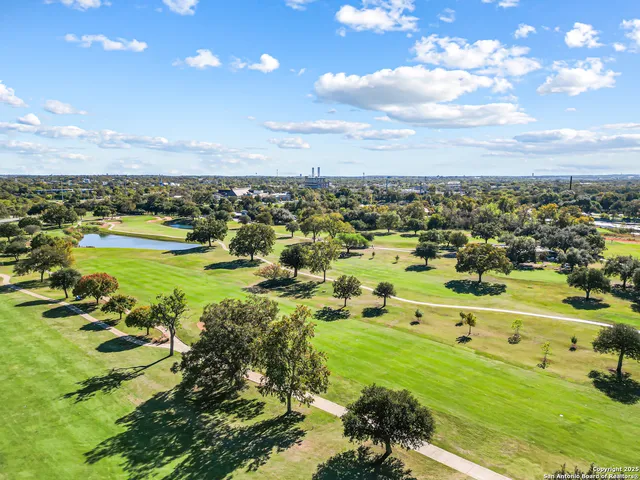 $800,000 | 985 Allen Avenue, New Braunfels, TX 78130