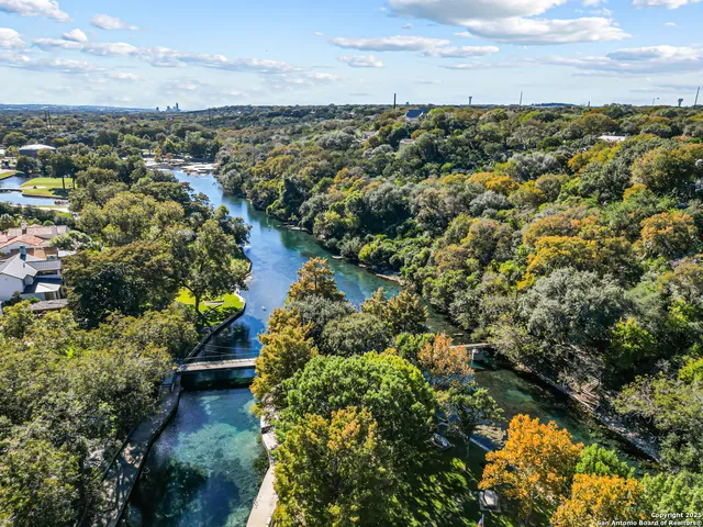 $800,000 | 985 Allen Avenue, New Braunfels, TX 78130