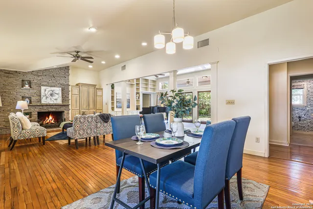 $800,000 | 985 Allen Avenue, New Braunfels, TX 78130