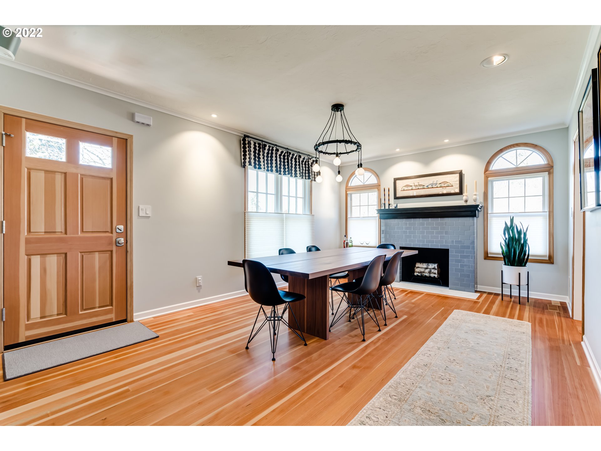 2059 Orchard Street Eugene, OR 97403 - Photo 5 of 32 a view of a livingroom with furniture window and wooden floor