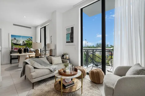 $10,000 | 1030 15th Street, Unit PH3, Miami Beach, FL 33139