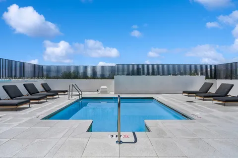 $10,000 | 1030 15th Street, Unit PH3, Miami Beach, FL 33139