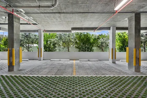 $10,000 | 1030 15th Street, Unit PH3, Miami Beach, FL 33139