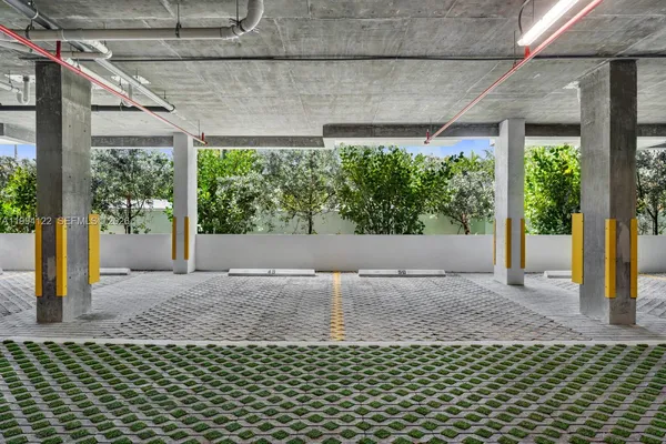 $10,000 | 1030 15th Street, Unit PH3, Miami Beach, FL 33139