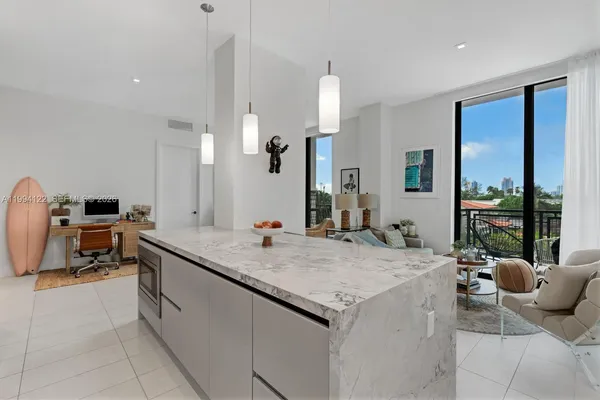 $10,000 | 1030 15th Street, Unit PH3, Miami Beach, FL 33139