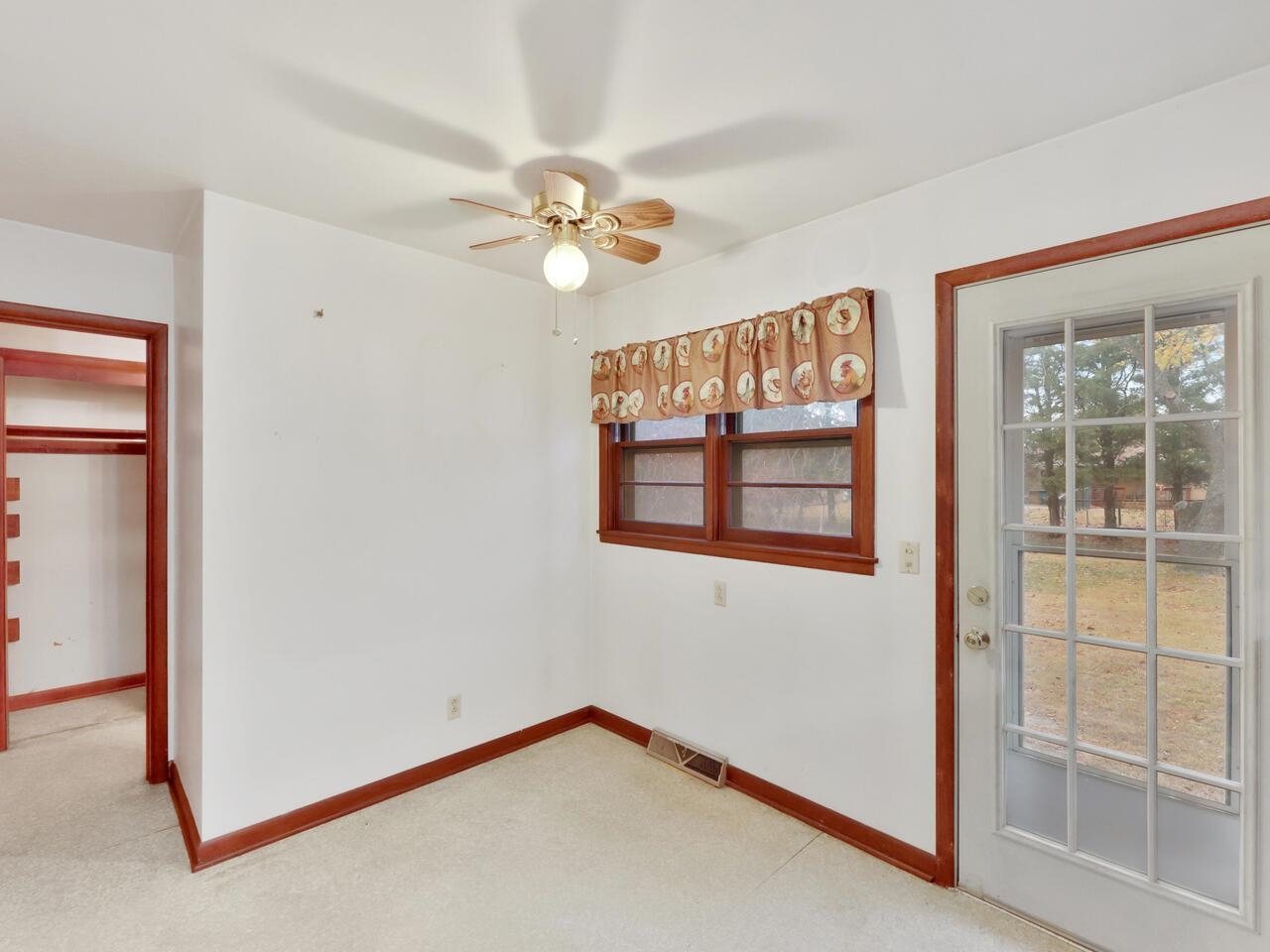 3 Elm Drive Augusta, KS 67010 - Photo 18 of 36